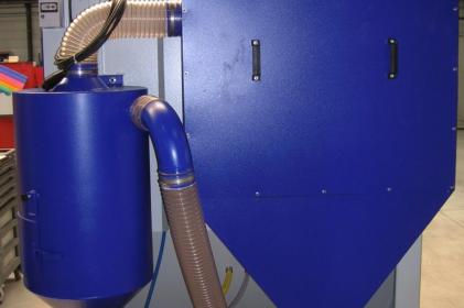 Cabine de sablage à injecteur pour le sablage de moteurs électriques ferroviaires