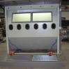 Dedusting cabinet for the dedusting of train/metro compressors